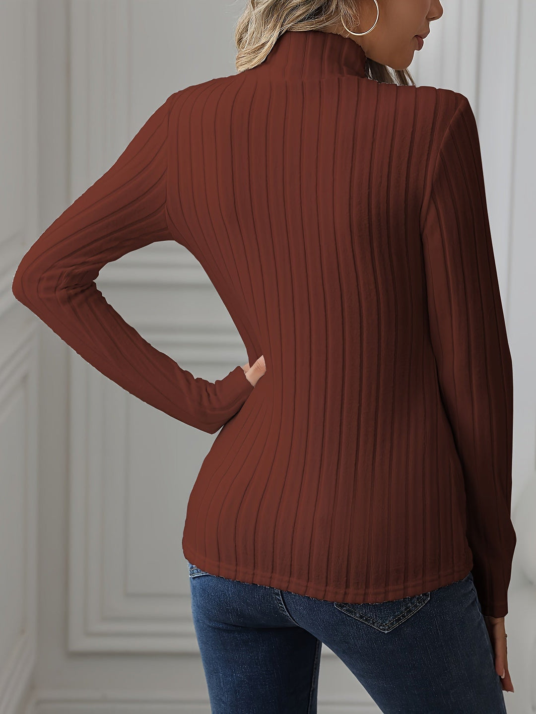 Isabelle – Pull léger à col roulé élégant