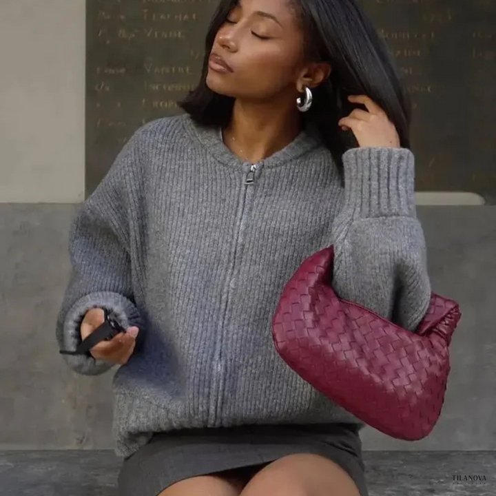 L'LEVANI™ | PAULINA - PULL COL ROULÉ TORSADÉ AVEC MOTIF EN CHEVRONS