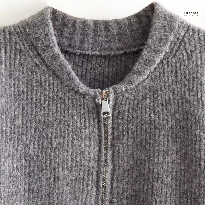 L'LEVANI™ | PAULINA - PULL COL ROULÉ TORSADÉ AVEC MOTIF EN CHEVRONS