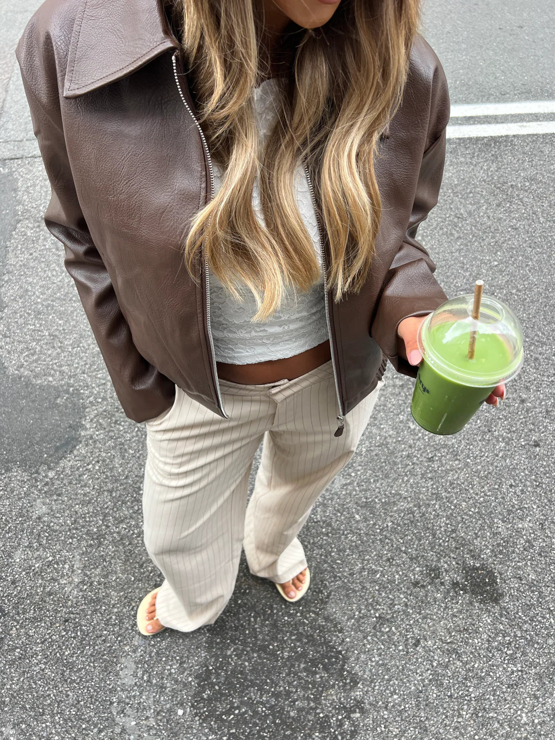 L'LEVANI™ | Veste Emmy – L'indispensable pièce cuir au twist moderne